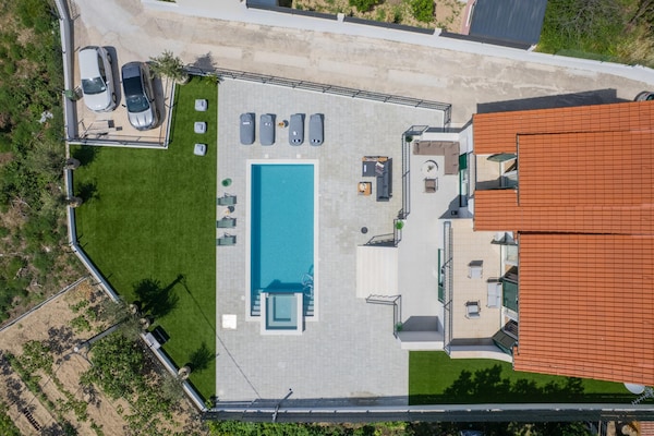 Foto van Villa aan de kust met verwarmd zwembad nabij Split - PoolOfHouse