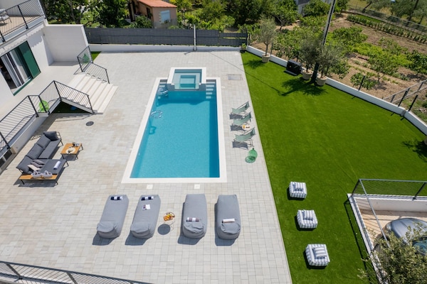 Foto van Villa aan de kust met verwarmd zwembad nabij Split - PoolOfHouse