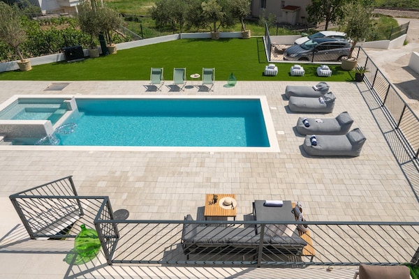 Foto van Villa aan de kust met verwarmd zwembad nabij Split - PoolOfHouse