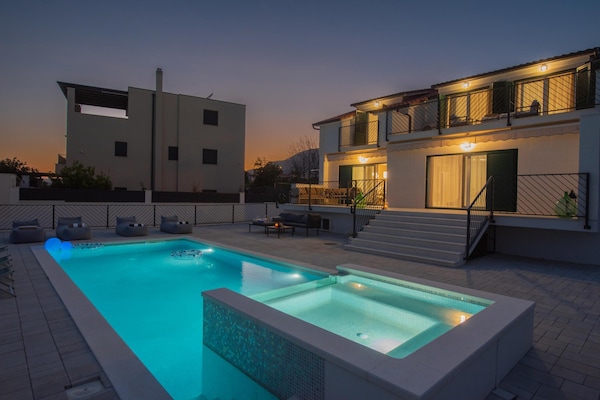 Foto van Villa aan de kust met verwarmd zwembad nabij Split - PoolOfHouse