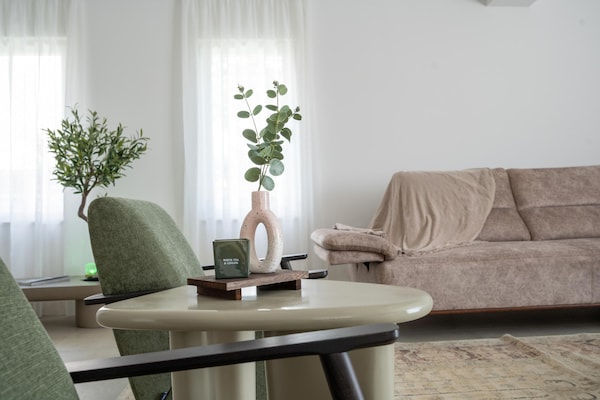 Foto van Villa aan de kust met verwarmd zwembad nabij Split - LivingRoom
