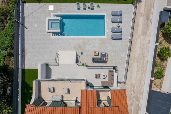 Foto van Villa aan de kust met verwarmd zwembad nabij Split - PoolOfHouse