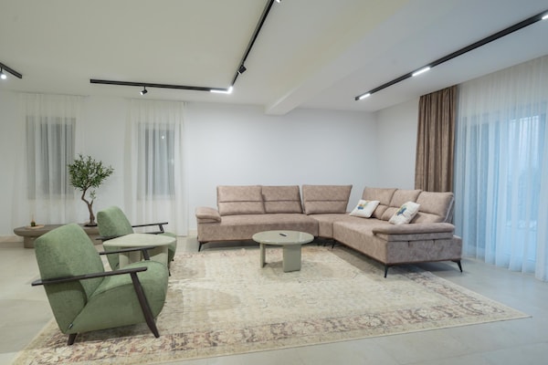 Foto van Villa aan de kust met verwarmd zwembad nabij Split - LivingRoom
