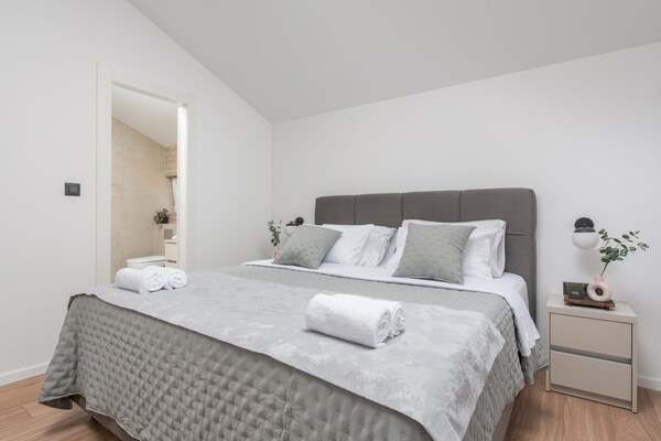 Foto van Villa aan de kust met verwarmd zwembad nabij Split - BedRoom