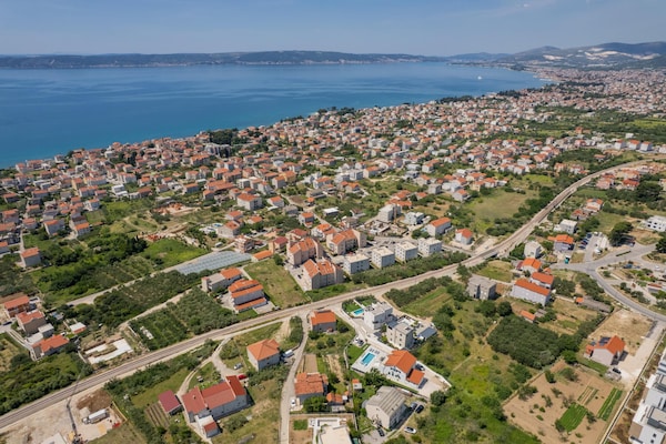 Foto van Villa aan de kust met verwarmd zwembad nabij Split - AreaSummer5KM
