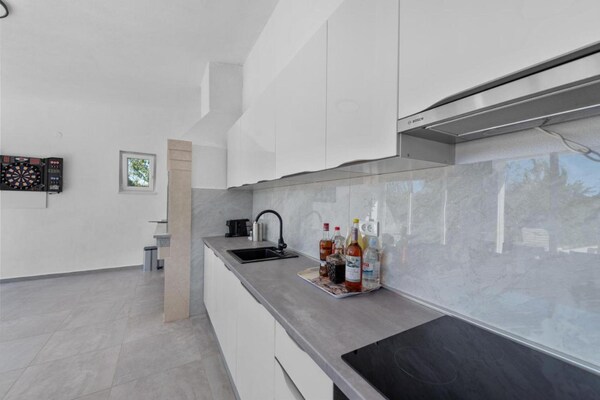 Foto van Prachtig vakantiehuis met privésauna - Vakantiehuis in Neoric - Kitchen