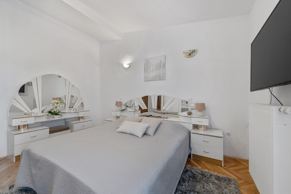 Foto van Prachtig vakantiehuis met privésauna - Vakantiehuis in Neoric - BedRoom