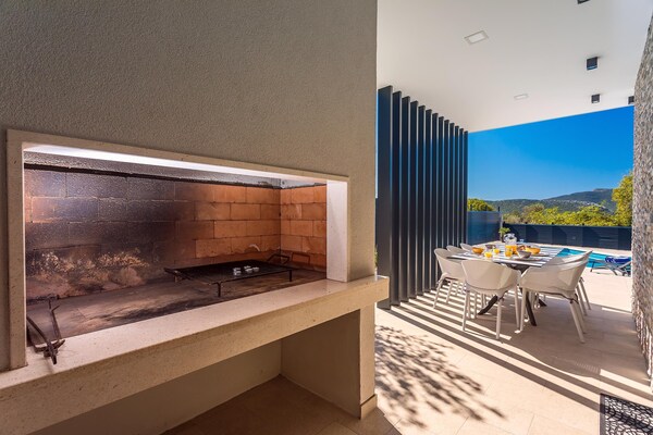 Foto van Luxe villa-retraite in Šestanovac - Vakantiehuis in Šestanovac - LivingRoom