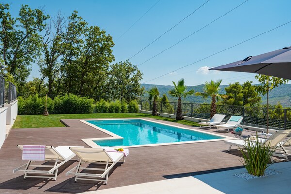 Foto van Ontspannen familievilla in Naklice - Vakantiehuis in Naklice - PoolOfHouse