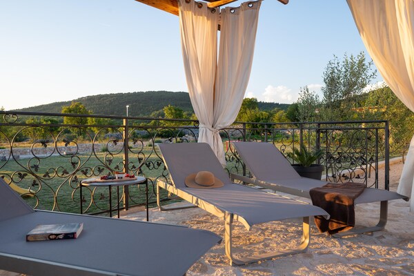 Foto van Stijlvolle villa in Lovreč met sauna - Vakantiehuis in Opanci - TerraceBalcony