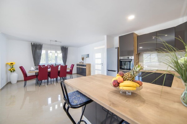 Foto van Paradijselijke villa op het platteland - Vakantiehuis in Split-Dalmatia County - DiningRoom