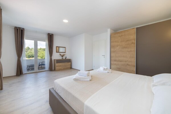 Foto van Paradijselijke villa op het platteland - Vakantiehuis in Split-Dalmatia County - BedRoom