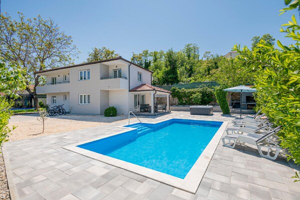 Foto van Paradijselijke villa op het platteland - Vakantiehuis in Split-Dalmatia County - PoolOfHouse