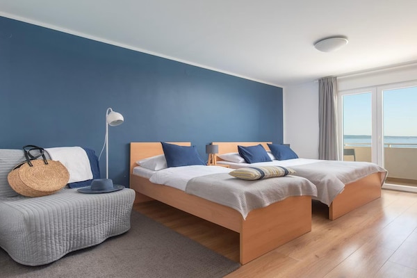 Foto van Villa aan het strand met bubbelbad - Vakantiehuis in Podstrana - BedRoom