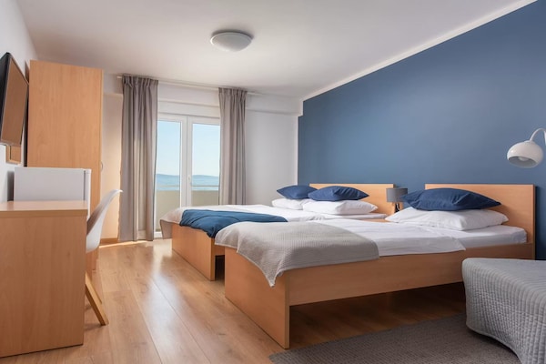 Foto van Villa aan het strand met bubbelbad - Vakantiehuis in Podstrana - BedRoom