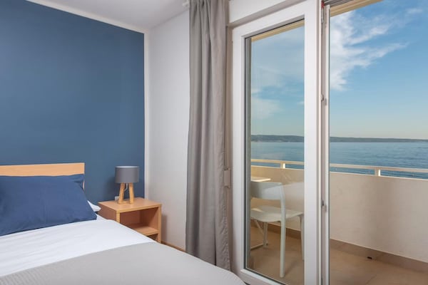 Foto van Villa aan het strand met bubbelbad - Vakantiehuis in Podstrana - BedRoom