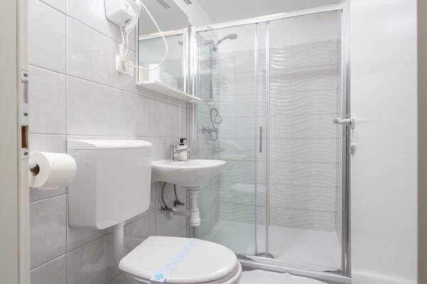 Foto van Villa aan het strand met bubbelbad - Vakantiehuis in Podstrana - BathRoom