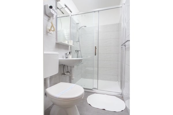 Foto van Villa aan het strand met bubbelbad - Vakantiehuis in Podstrana - BathRoom