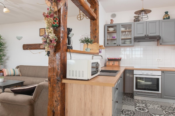 Foto van Villa met zeezicht in Jesenice en jacuzzi - Vakantiehuis in Jesenice - Kitchen