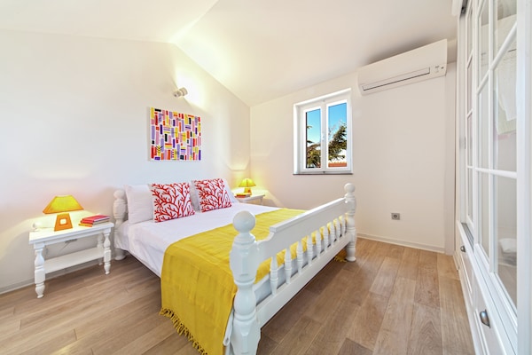 Foto van Vrijstaand vakantiehuis in Baska Voda met privézwembad - BedRoom