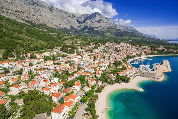 Foto van Vrijstaand vakantiehuis in Baska Voda met privézwembad - AreaSummer5KM