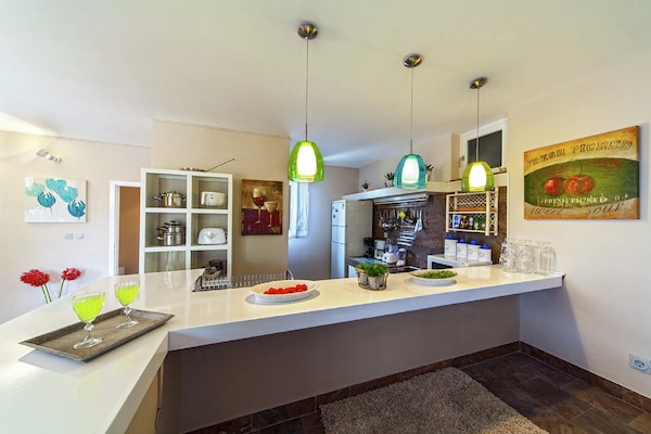 Foto van Vrijstaand vakantiehuis in Baska Voda met privézwembad - Kitchen