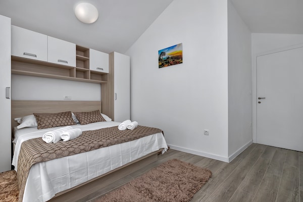 Foto van Prachtige villa met zwembad - Vakantiehuis in Drasnice - BedRoom