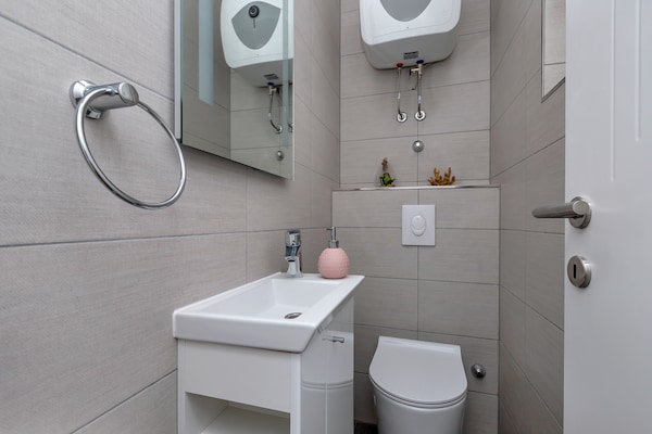 Foto van Prachtige villa met zwembad - Vakantiehuis in Drasnice - BathRoom