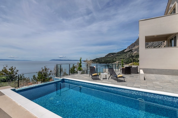 Foto van Prachtige villa met zwembad - Vakantiehuis in Drasnice - PoolOfHouse