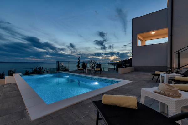 Foto van Prachtige villa met zwembad - Vakantiehuis in Drasnice - PoolOfHouse