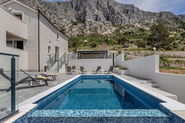 Foto van Prachtige villa met zwembad - Vakantiehuis in Drasnice - PoolOfHouse