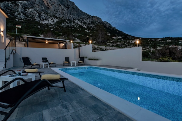 Foto van Prachtige villa met zwembad - Vakantiehuis in Drasnice - PoolOfHouse