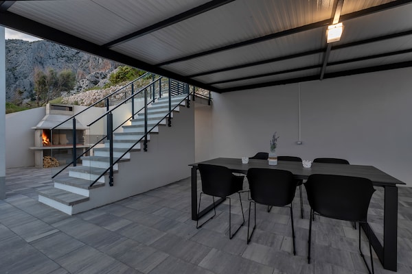 Foto van Prachtige villa met zwembad - Vakantiehuis in Drasnice - TerraceBalcony