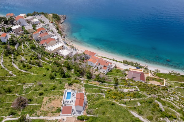 Foto van Prachtige villa met zwembad - Vakantiehuis in Drasnice - AreaSummer1KM