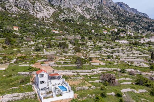 Foto van Prachtige villa met zwembad - Vakantiehuis in Drasnice - AreaSummer1KM