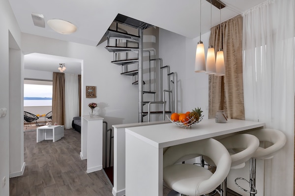 Foto van Prachtige villa met zwembad - Vakantiehuis in Drasnice - DiningRoom
