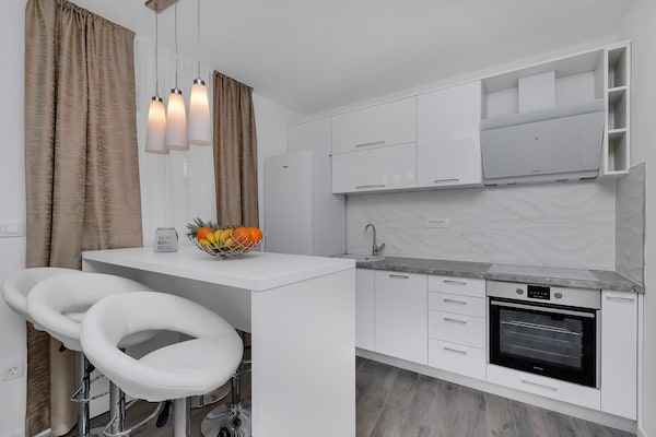 Foto van Prachtige villa met zwembad - Vakantiehuis in Drasnice - Kitchen