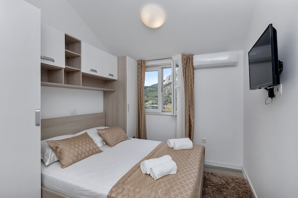 Foto van Prachtige villa met zwembad - Vakantiehuis in Drasnice - BedRoom