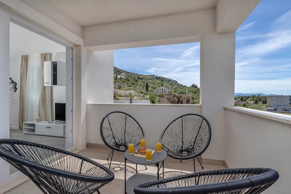 Foto van Prachtige villa met zwembad - Vakantiehuis in Drasnice - LivingRoom