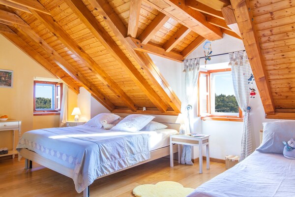 Foto van Schitterend vakantiehuis in Milna met zwembad - Vakantiehuis in Milna - BedRoom