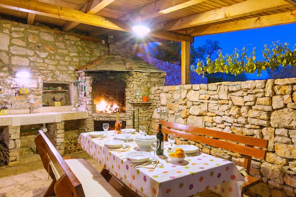 Foto van Schitterend vakantiehuis in Milna met zwembad - Vakantiehuis in Milna - Facilities