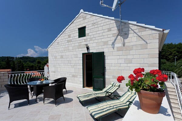 Foto van Villa in Sumartin bij Strand & Veerhaven - Vakantiehuis in Sumartin - Ambiance