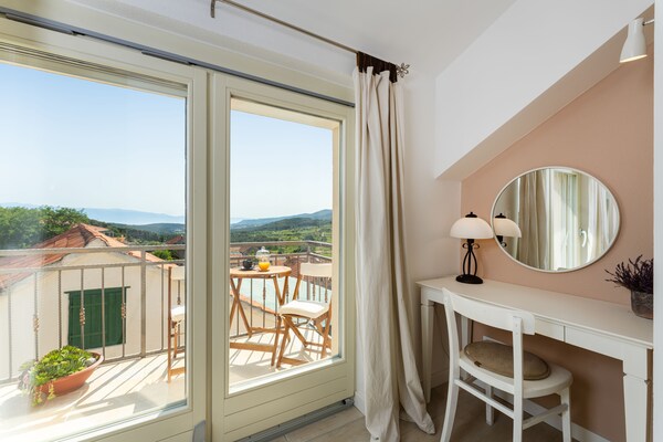 Foto van Toevluchtsoord met zeezicht op het eiland Hvar - Vakantiehuis in Svirce - ViewSummer