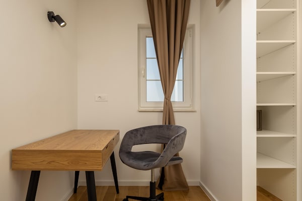Foto van Villa Royal Stone met zwembad in Jezera - Vakantiehuis in Tisno - Landing