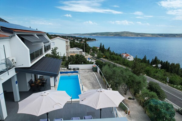 Foto van Luxe appartement met verwarmd zwembad in Starigrad - AreaSummer1KM