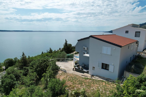 Foto van Luxe appartement met verwarmd zwembad in Starigrad - AreaSummer5KM