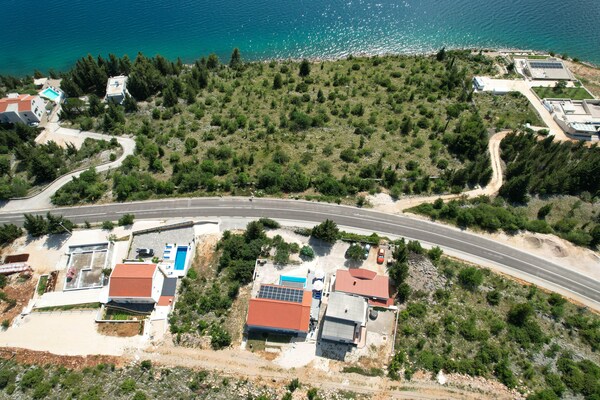 Foto van Luxe appartement met verwarmd zwembad in Starigrad - AreaSummer20KM