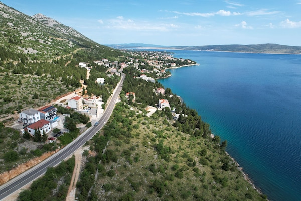 Foto van Luxe appartement met verwarmd zwembad in Starigrad - AreaSummer20KM