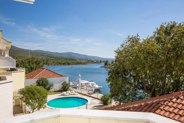 Foto van Gezellig appartement in Obrovac met bubbelbad - Vakantiehuis in Obrovac - AreaSummer5KM