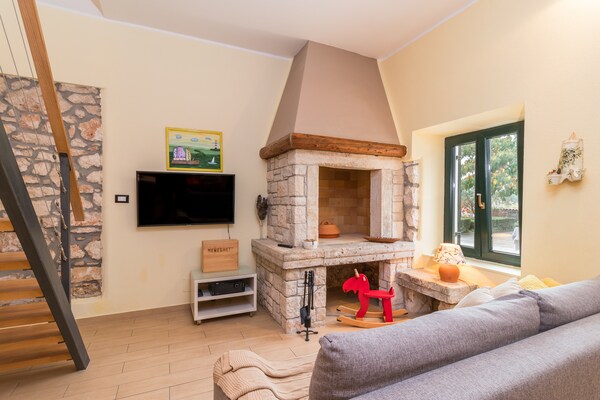 Foto van Vakantiehuis in Pula met privézwembad - Vakantiehuis in Pula - LivingRoom